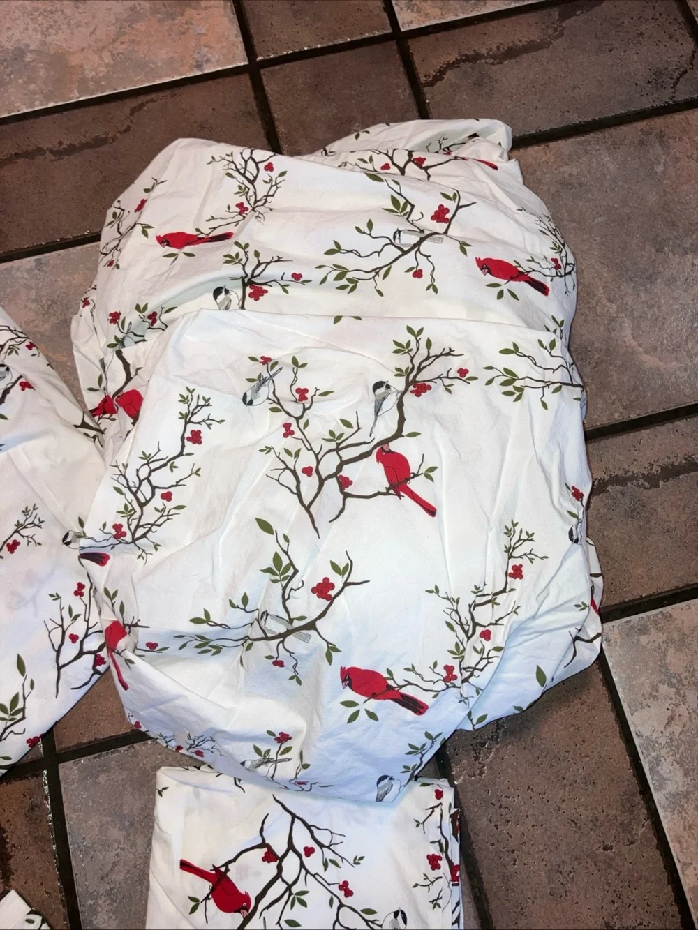 Cardinal & Chickadee Cotton King Set From The  Vermont Country Store